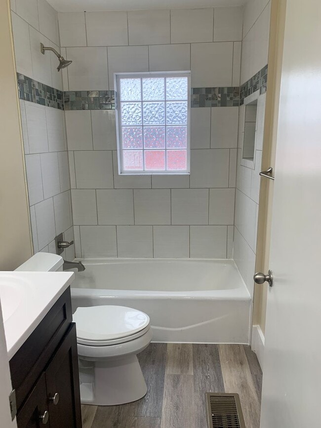 Foto del edificio - 3 Bedroom/1 bath House - Okolona area