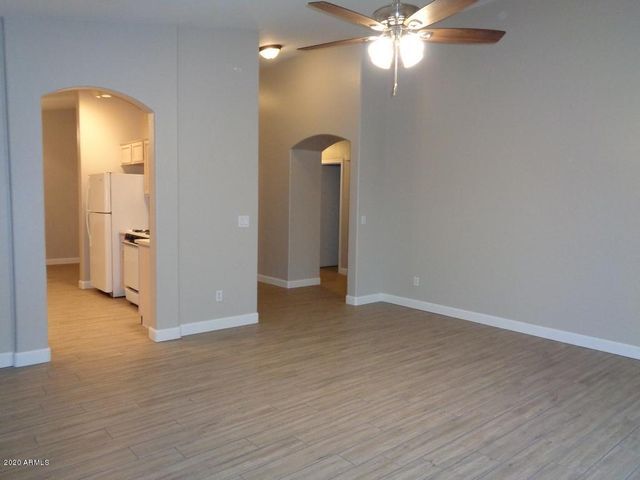 Foto del edificio - 12610 W Charter Oak Rd