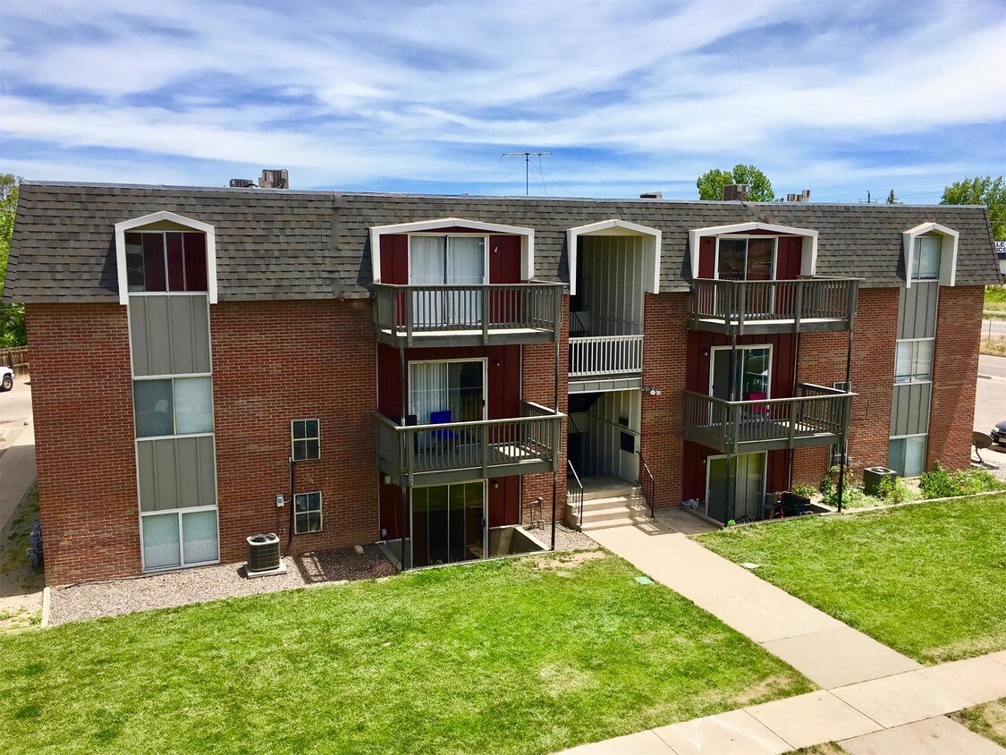 Primary Photo - 1715 28th St