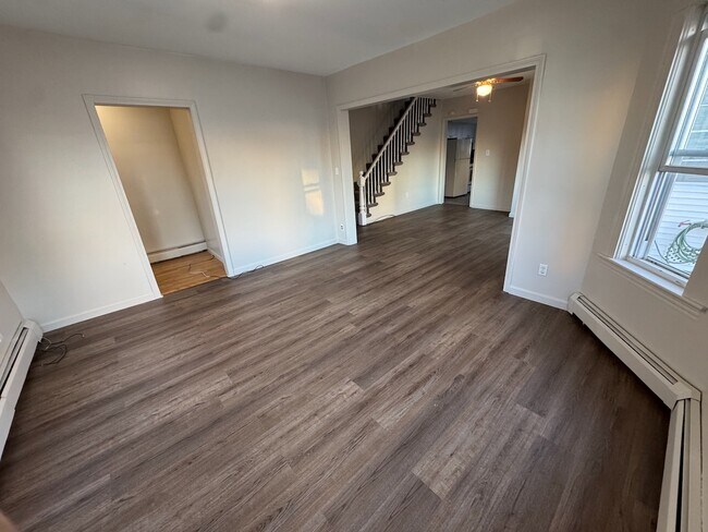 Building Photo - 48 Fisher St