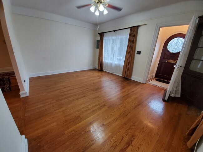 Foto del edificio - 3124 Avenue R