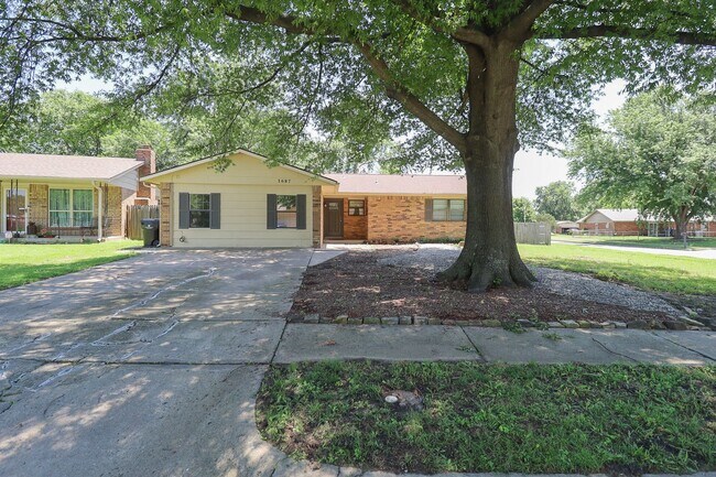 Building Photo - BA 4 Bedroom Home Available For Immediate ...