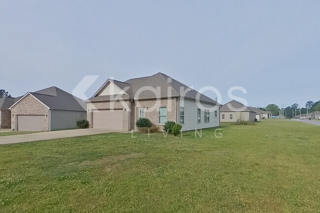 Foto del edificio - 636 White Oak Cir