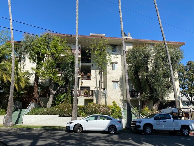 Foto del edificio - 11425 Rochester Ave
