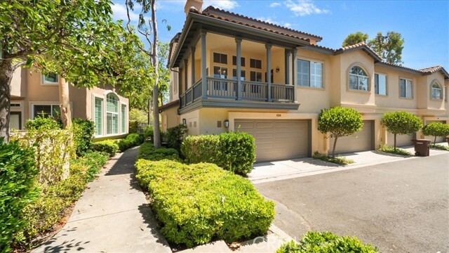 Building Photo - 109 Tierra Montanosa
