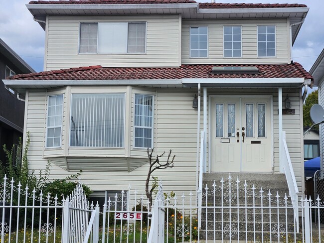 Photo du bâtiment - 265 61st Av E