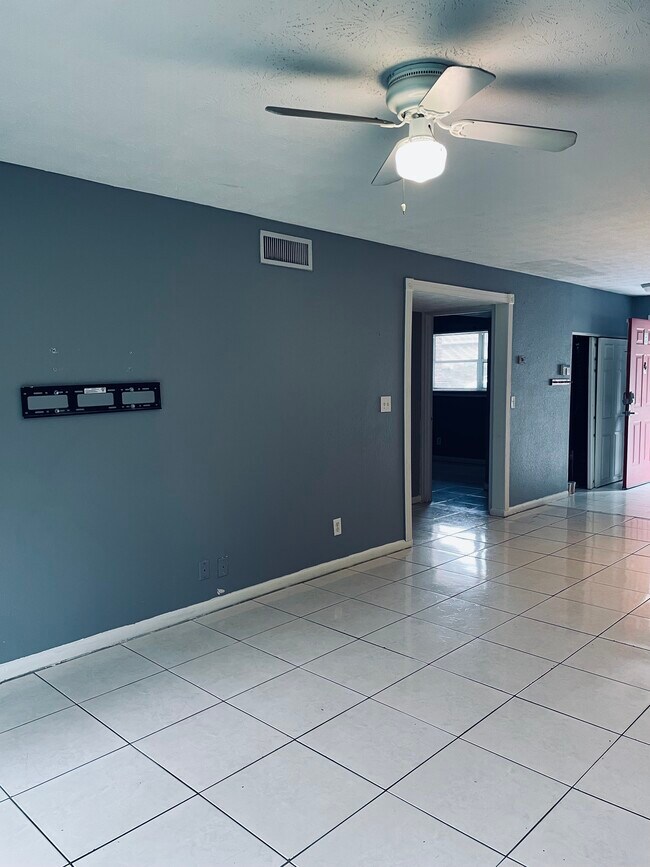Foto del edificio - 4836 Atlantic Blvd