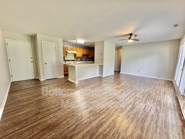 Foto del edificio - 6131 Meadow Rose Ln