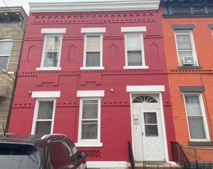 Primary Photo - 2417 West St