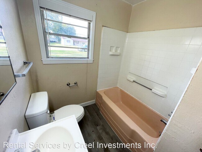 Foto del edificio - 3 br, 2 bath House - 105 9th Ave