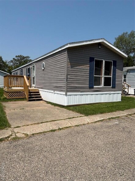 Primary Photo - 1524 Crescent Ln Dr