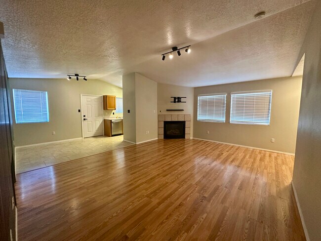 Foto del edificio - 11309 Miravista Pl SE