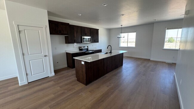Building Photo - Brand new 3 Bedroom 3 Bath in Payson!