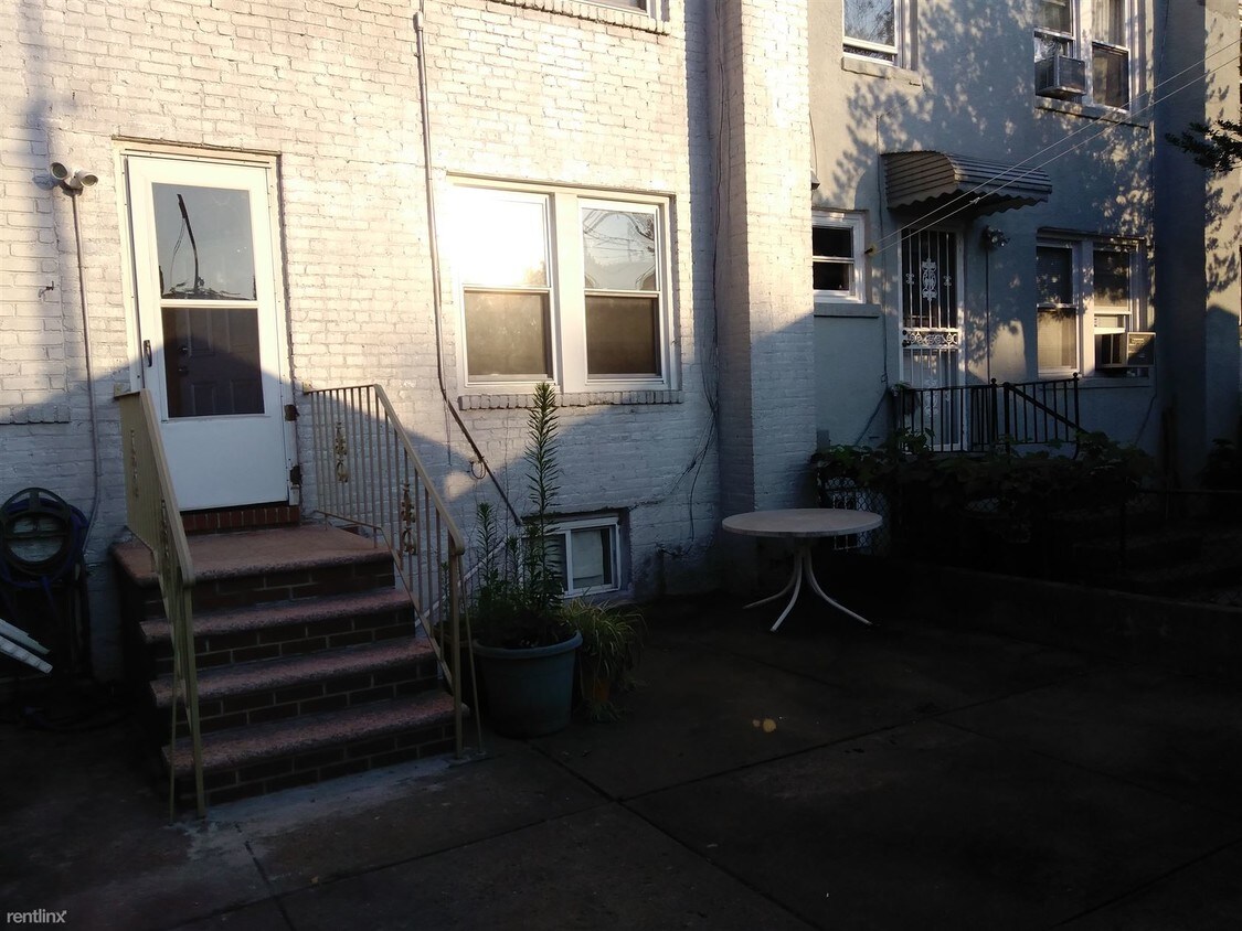 Foto principal - 2216 28th St