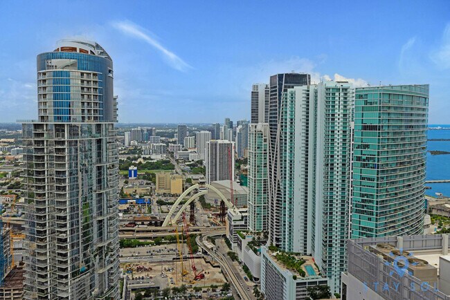 Foto del edificio - 601 NE 1st Ave