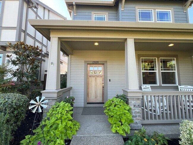 Foto del edificio - Modern 4-Bedroom Home on Large Corner Lot ...