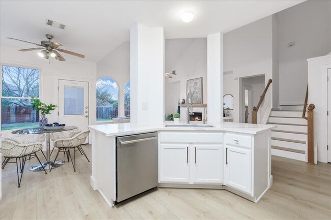 Building Photo - 712 Arrowood Pl