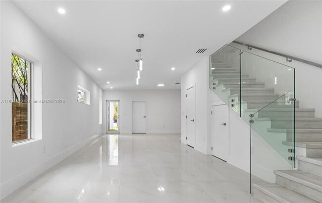 Building Photo - 3140 Carter St