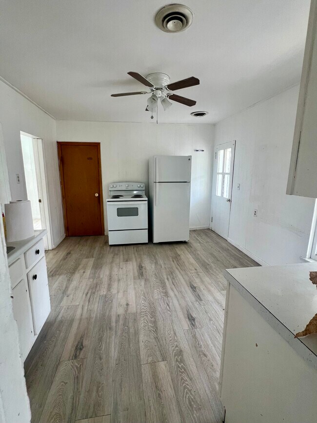 With appliances - 28 7th Ave