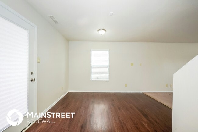 Foto del edificio - 1330 Central Park Dr