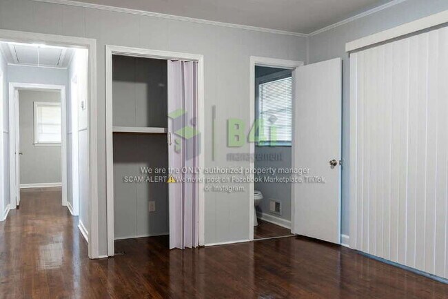 Foto del edificio - 6106 Venetian Way SW