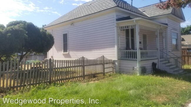 Building Photo - 2 br, 1 bath House - 682 E. Julian Street