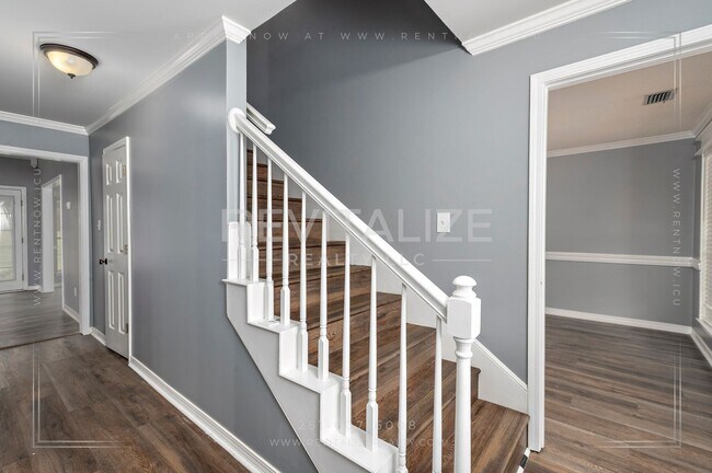 Foto del edificio - Creole Style 3 Bed 2.5 Bath Home on Oversized Lot