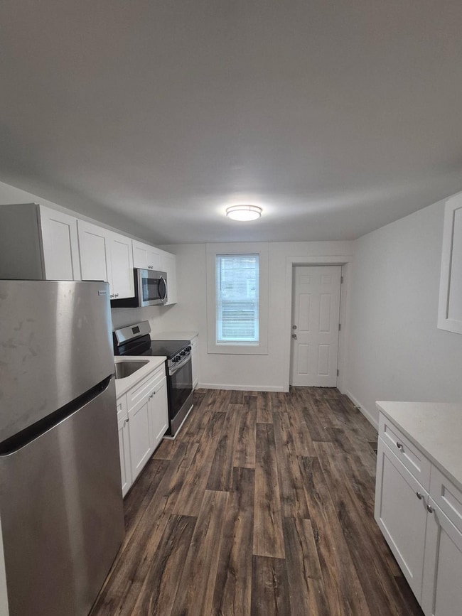 Building Photo - 3Bd/1Ba home minutes from Center City