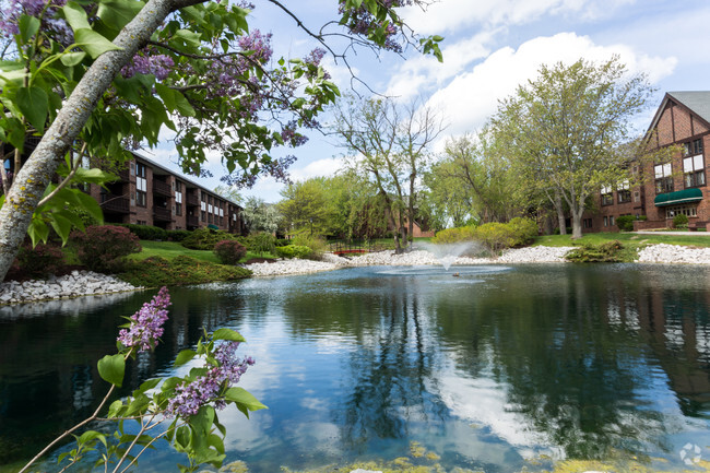 Foxcroft Apartments