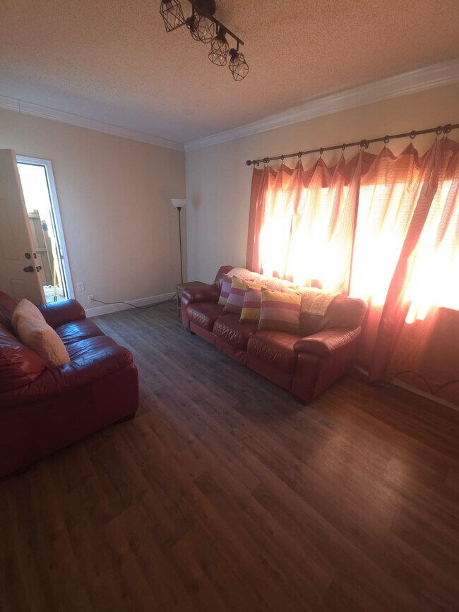 Foto del edificio - 1501 Meadowlark St