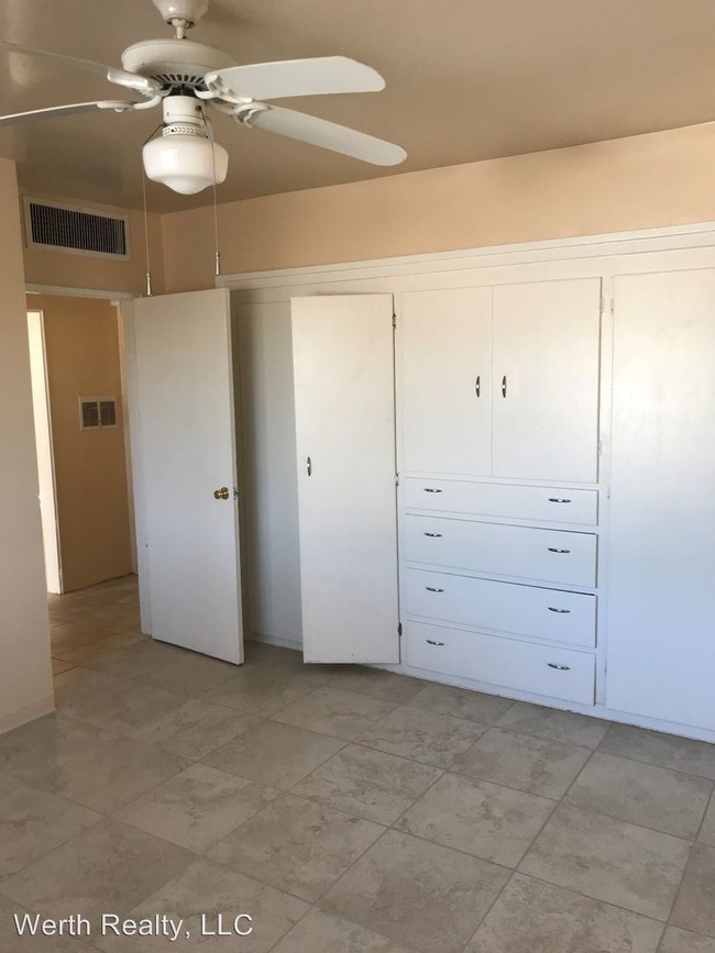 Foto del edificio - 202-226 N Alvernon Way