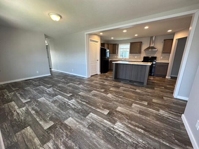 Foto del edificio - 517 Spanish Oak Ln