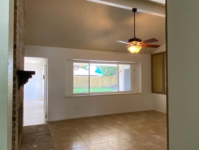 Building Photo - 10126 Trade Winds Dr
