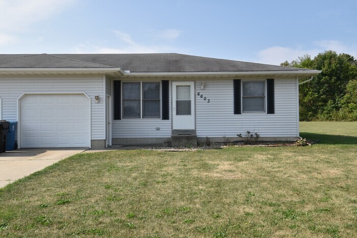 Primary Photo - Cute Duplex Home in Stevensville!