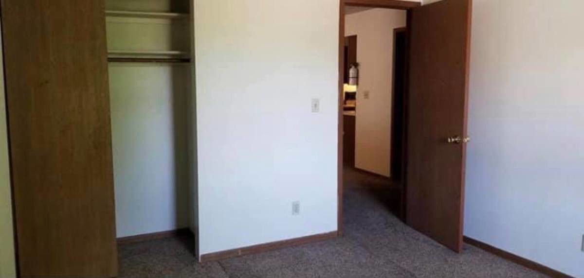 Foto principal - 632 S Van Buren St