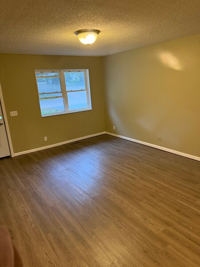 Front room - 2313 Roma Ln