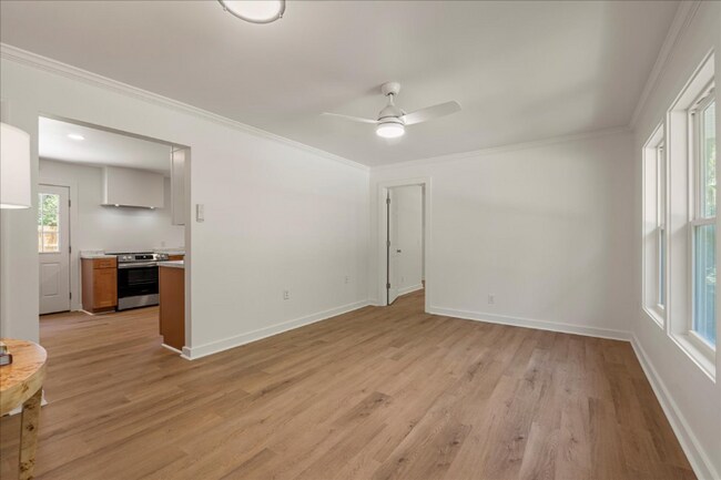 Building Photo - 14 Twin Lakes Rd