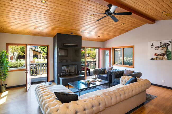 Foto del edificio - 432 Howland Canal