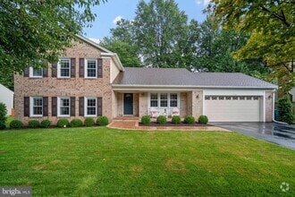 Building Photo - 1719 Larkmeade Dr