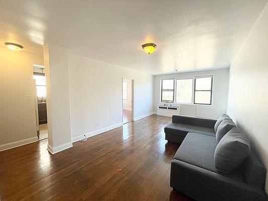 Building Photo - 2 bedroom in Bronx NY 10471