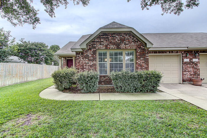 Foto principal - 215 Prairie Springs Loop