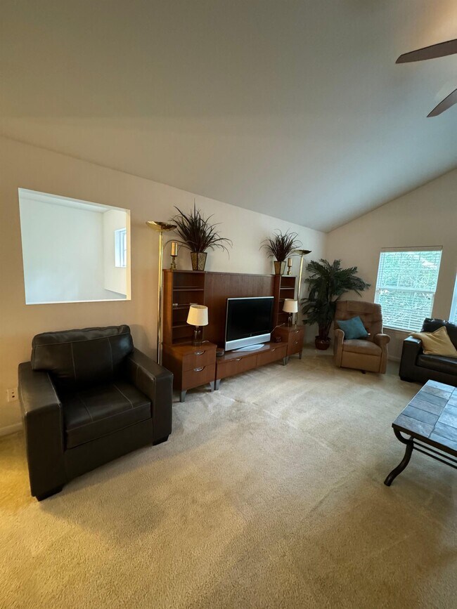 Foto del edificio - 116 Brentwood Dr