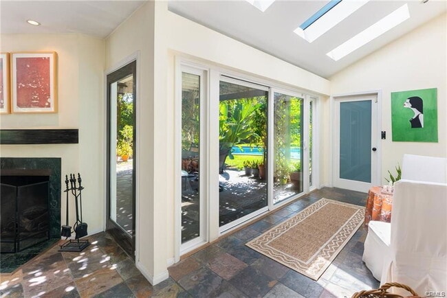 Foto del edificio - 5655 Katherine Ave