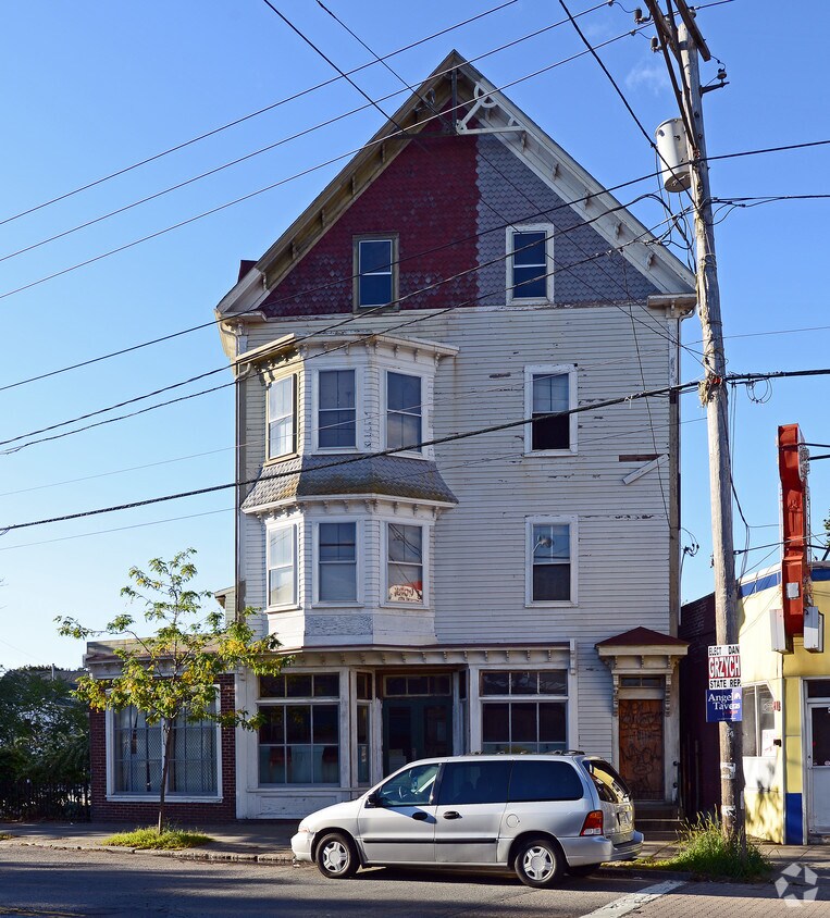 Building Photo - 422 Smith St