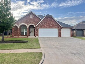 Building Photo - 1604 Dorothy Dr