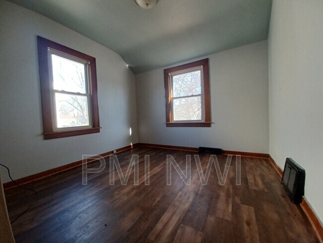 Foto del edificio - 7522 Van Buren Ave