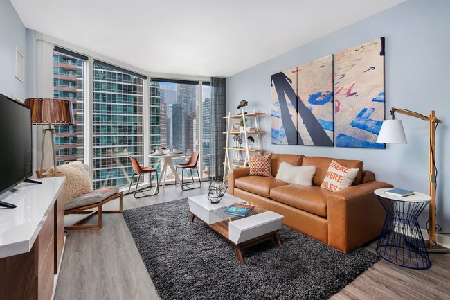 Foto del edificio - Two Bedroom 10-Tower at Moment