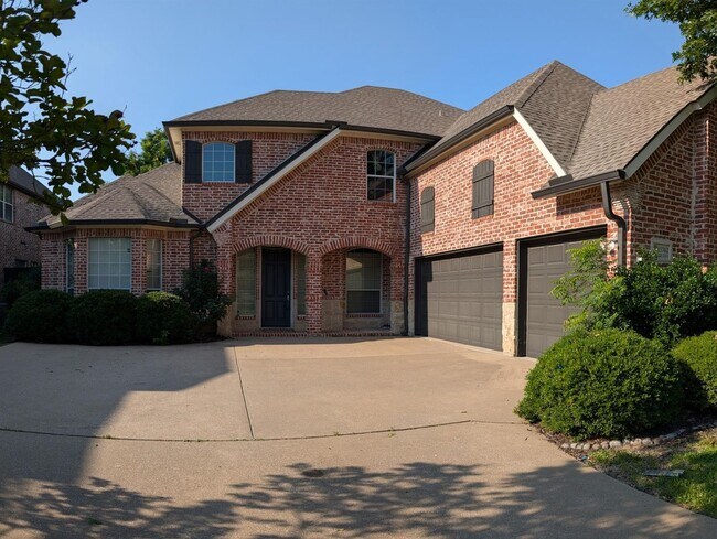 Building Photo - Stunning Shaddock home with beautiful curb...