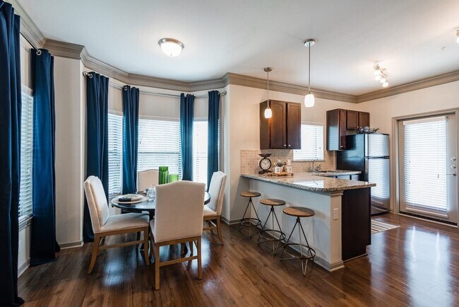 Building Photo - Live the Lifestyle You Deserve!