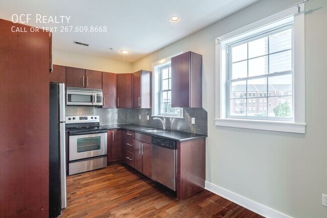 Building Photo - 2633 Catharine St